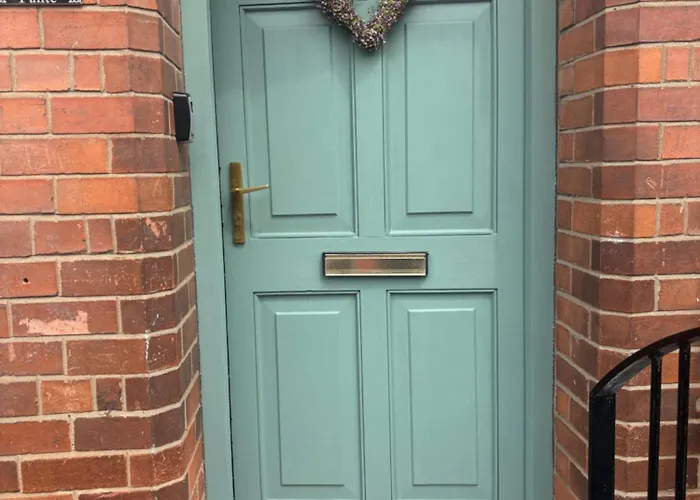 Caras Place , Falls Road